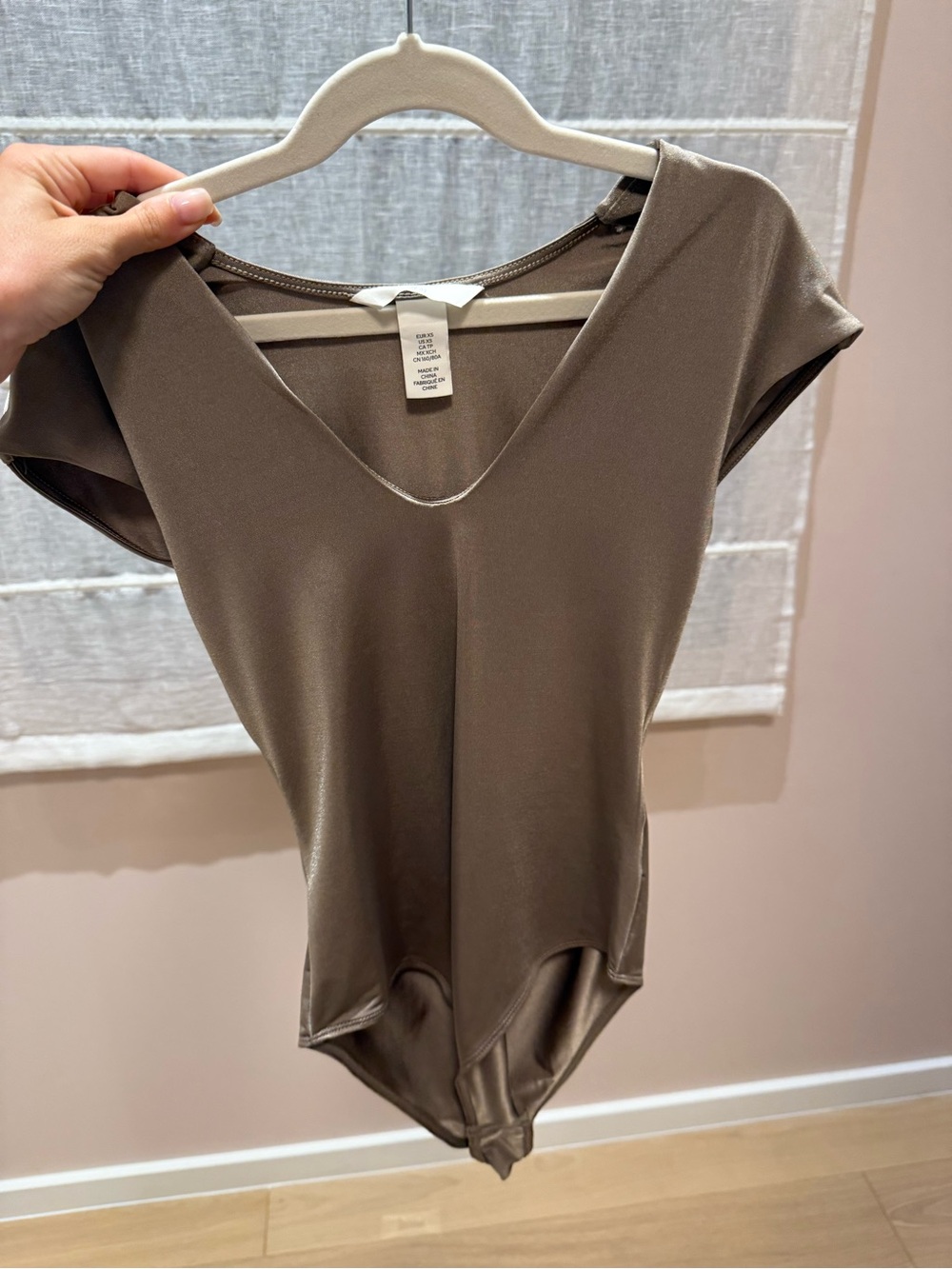 H&M Taupe V-Neck Cap Sleeve Bodysuit